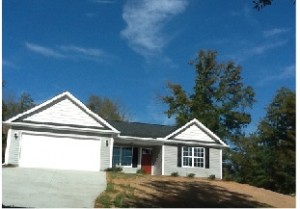 Community Options has recently purchased its first home in Simpsonville, SC. The house is located in Greenville County and will be home to four men; two are already settling in. The staff and residents are busy meeting the neighbors and learning about the community while awaiting the arrival of their two new housemates.