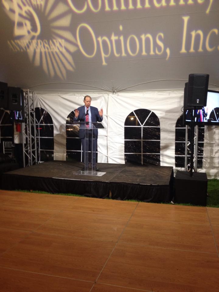 Gov, Tom Kean accepting the Betty Pendler Award