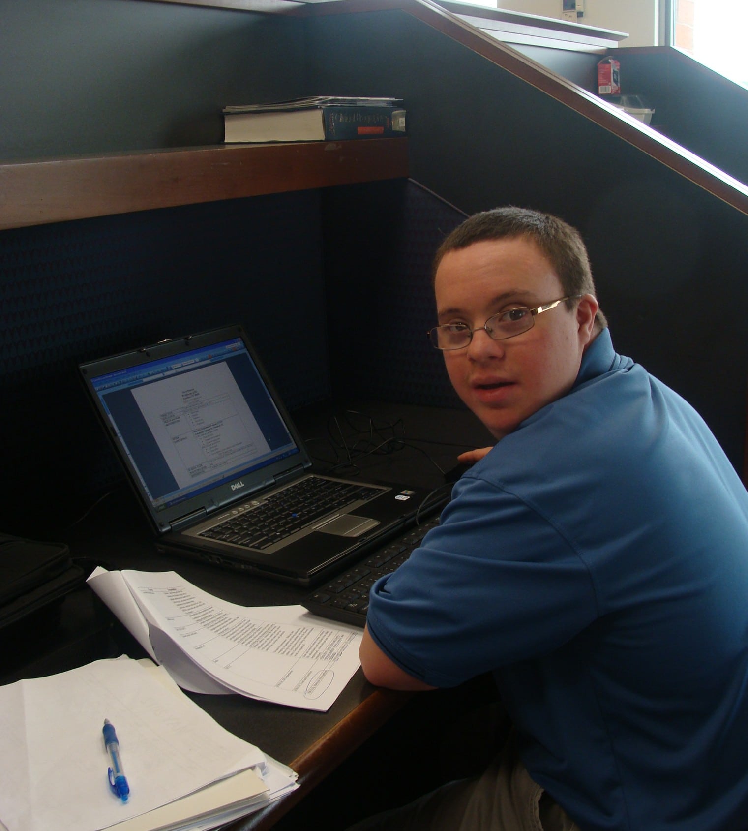 Chris, a STEP Participant, working on his resume.