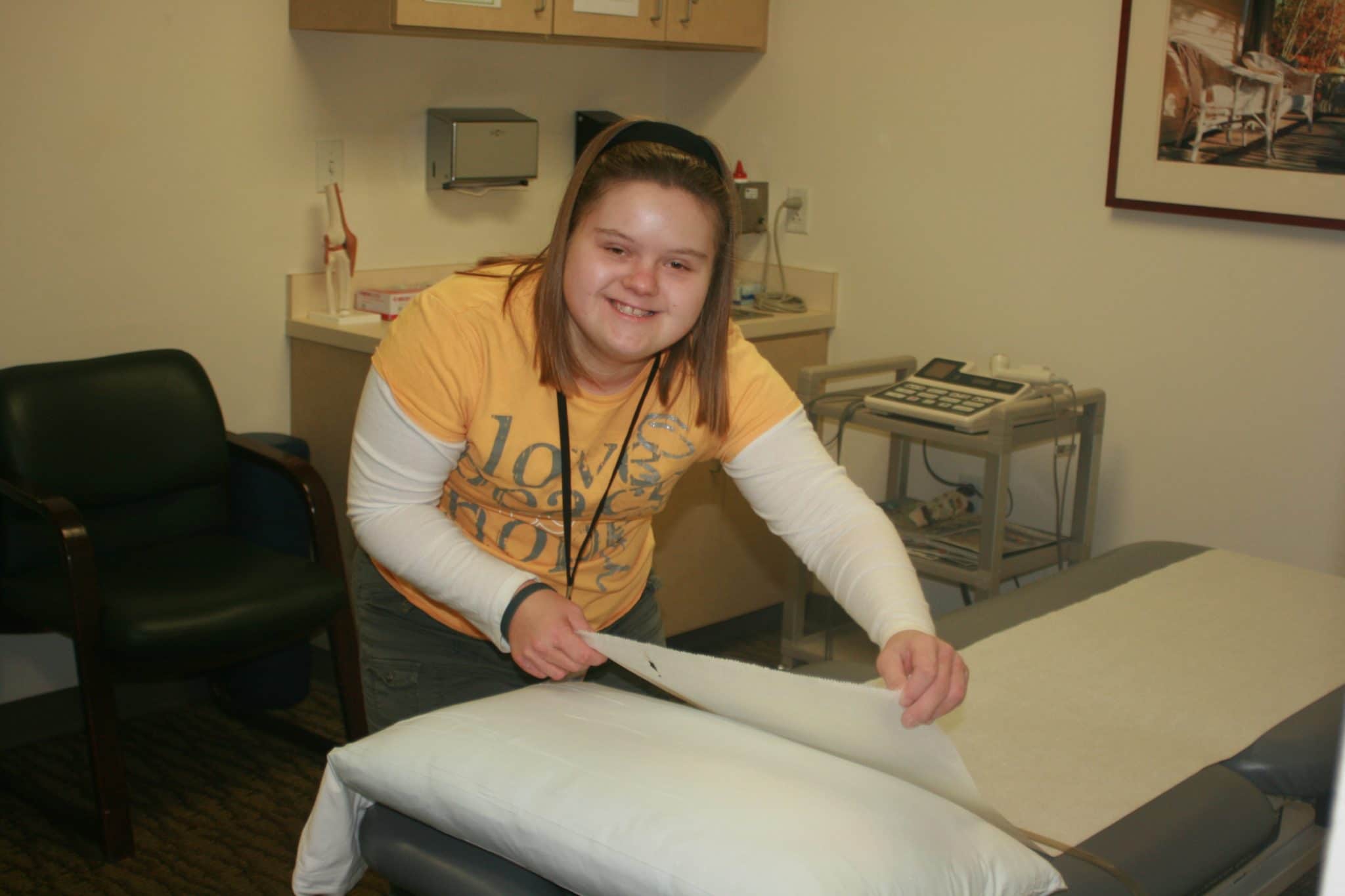 Alexa, a STEP Participant, working at Robert Wood Johnson Hospital