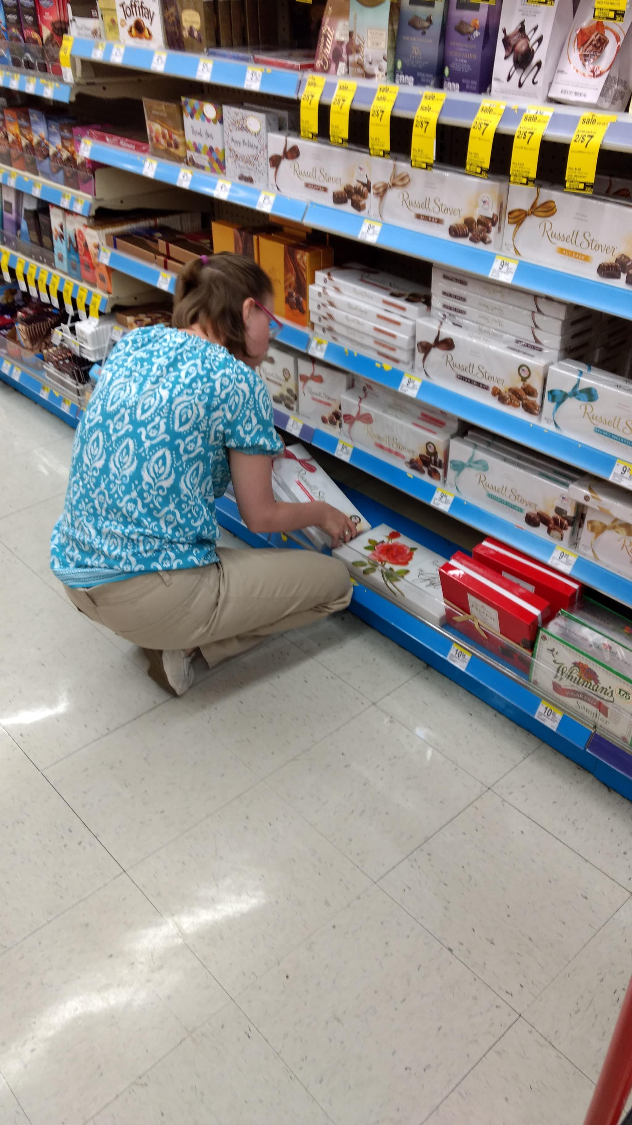 Kayla working in Walgreen's Retail Training Program