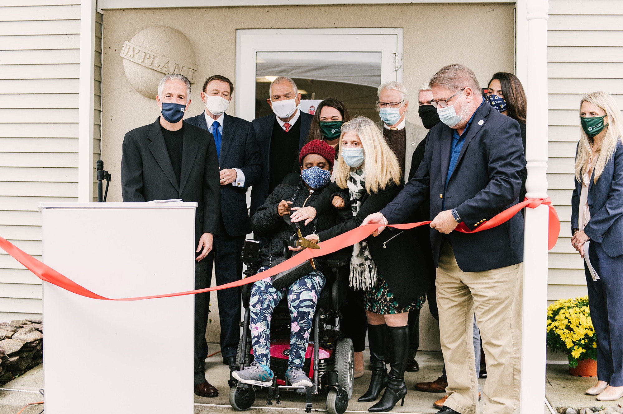Community Options Enterprises formally launched The Daily Plan It at 41 Williams Street in Wayne – a unique entrepreneurial business that provides job training and competitive integrated employment to people with disabilities. Officials of the nonprofit were joined at the formal ribbon cutting by New Jersey state Senator Kirstin Corrado, Assemblyman Kevin J. Rooney Jr., Assemblyman Christopher DePhillips and Wayne Mayor Christopher Vergano.