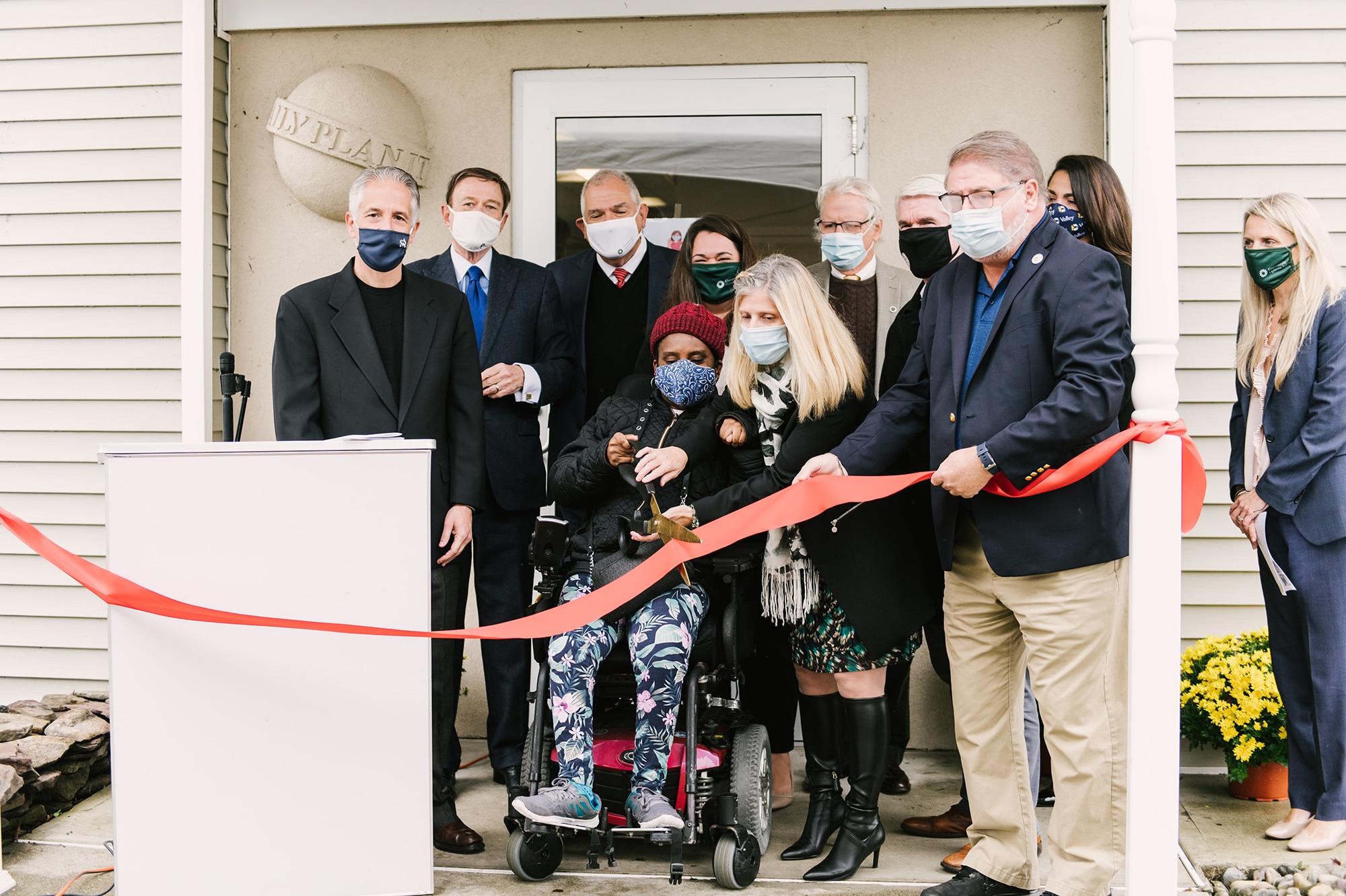 Community Options Enterprises formally launched The Daily Plan It at 41 Williams Street in Wayne – a unique entrepreneurial business that provides job training and competitive integrated employment to people with disabilities. Officials of the nonprofit were joined at the formal ribbon cutting by New Jersey state Senator Kirstin Corrado, Assemblyman Kevin J. Rooney Jr., Assemblyman Christopher DePhillips and Wayne Mayor Christopher Vergano.