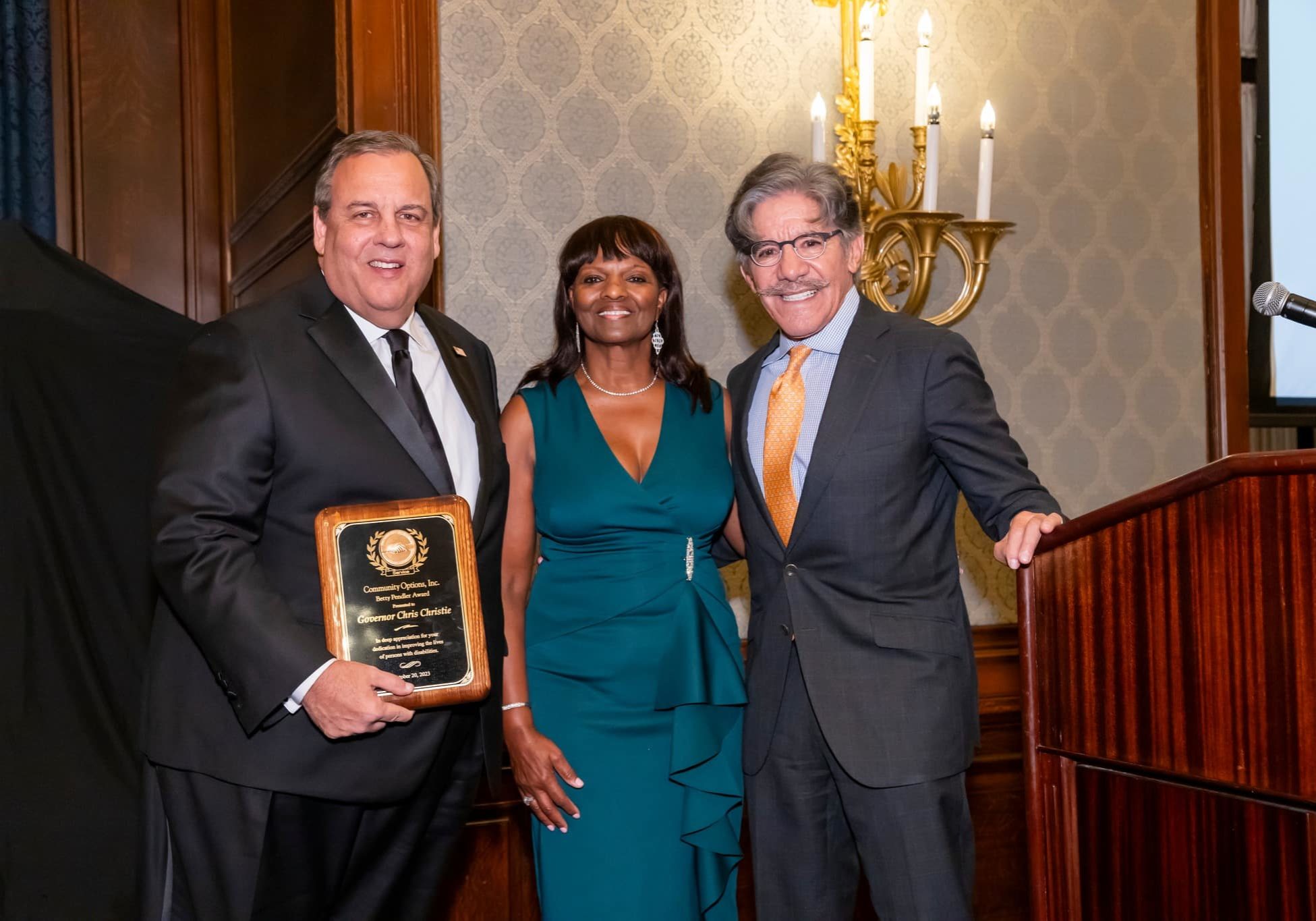 Governor Chris Christie receives the Betty Pendler award from Geraldo Rivera and Dorothy Goodwin, Chair of Community Options at the Union League in Philadelphia. Community Options Celebrated 35 years of Service on Friday, October 20th, 2023.